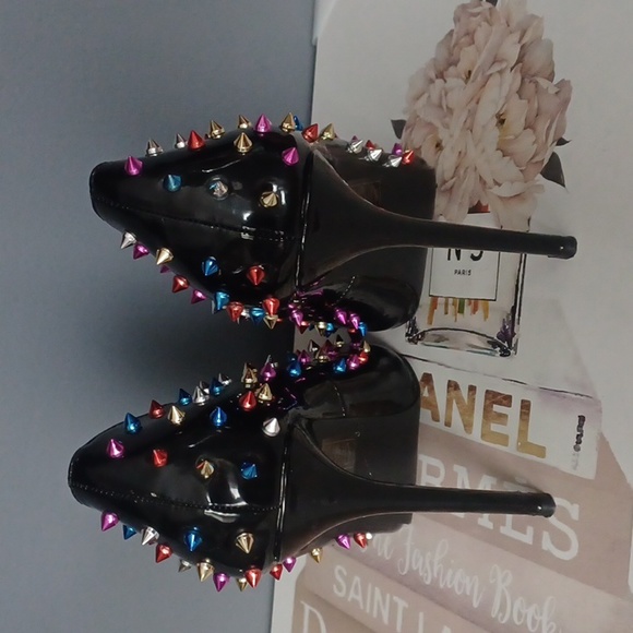Awesome  spiked  heels - Picture 3 of 16